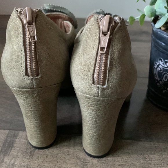 NWOT MISS ALBRIGHT “SOPHIA” HEEL - Picture 7 of 7